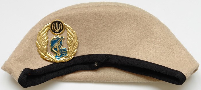 Iran Military Islamic Revolutionary Guards Corps ( Sepah-e Pasdaran, IRG, IRGC ) Commandos Khaki Beret Hat & Badge